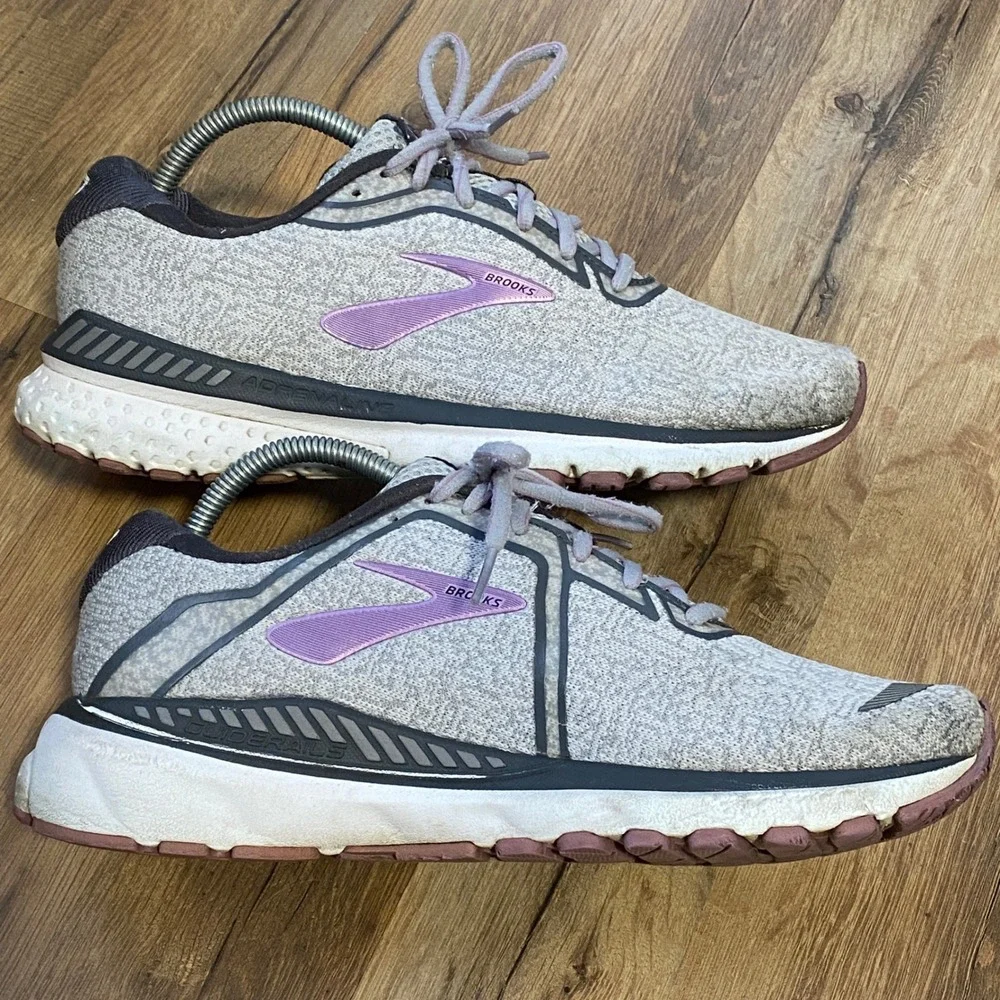 Brooks Women's Gray and Purple Running Sneakers